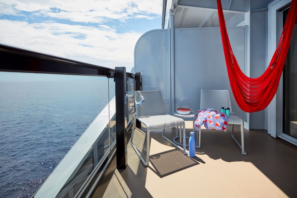 IMG-SCL-2021-CAB-sea-terrace-xl-interior-balcony-day-2-UNCROPPED